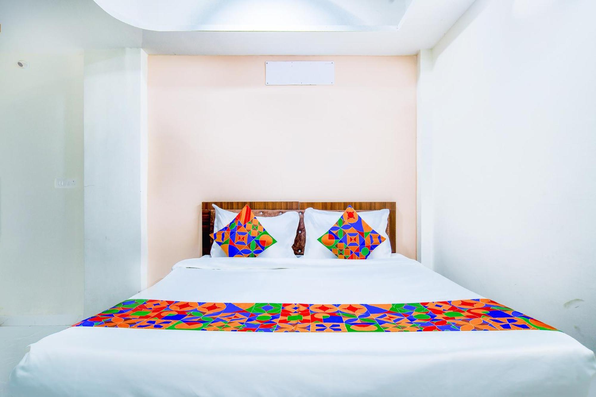 Hotel O Regal Indore Extérieur photo